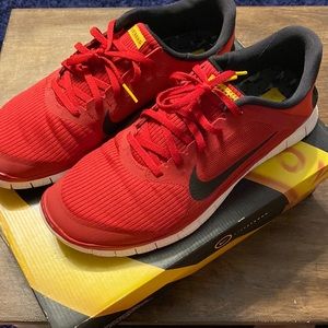 Nike Free 4.0 V3 Livestrong Running Shoe
